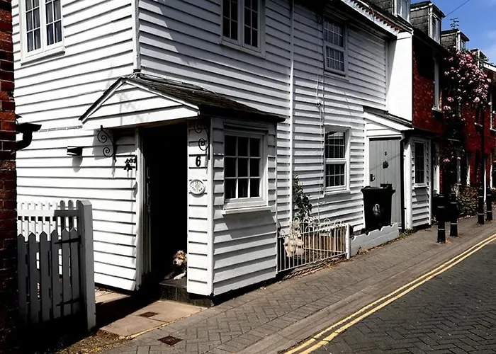 Bridewell Cottage In The Heart Of Tenterden - Pass The Keys